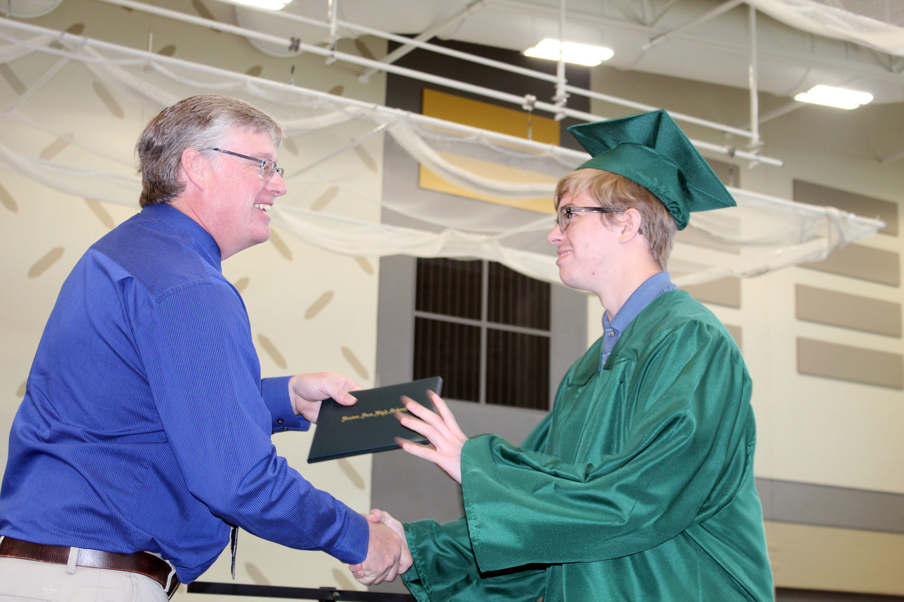 060219-ctzn-news-bd-grad047.jpg